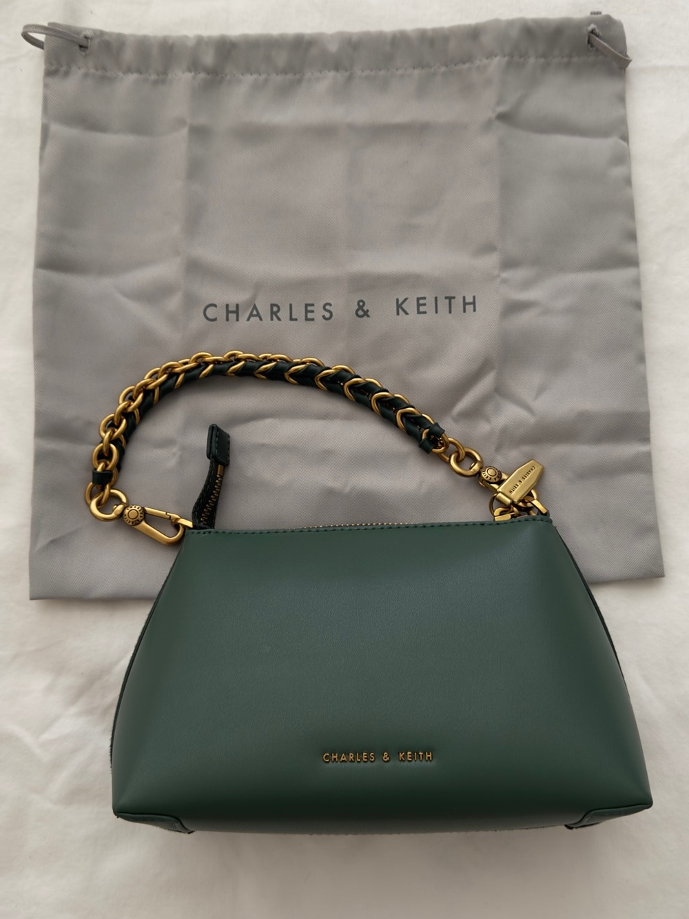 Charles & Keith Green Leather/Suede Crossbody Bag -NEW WITH TAG - Picture 2 of 7